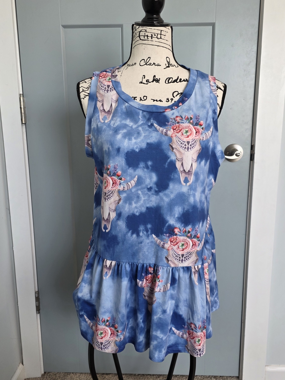 Wonderland by Orange Blue Tie Dye Cow Skull Floral Peplum Tank Top Size Large
